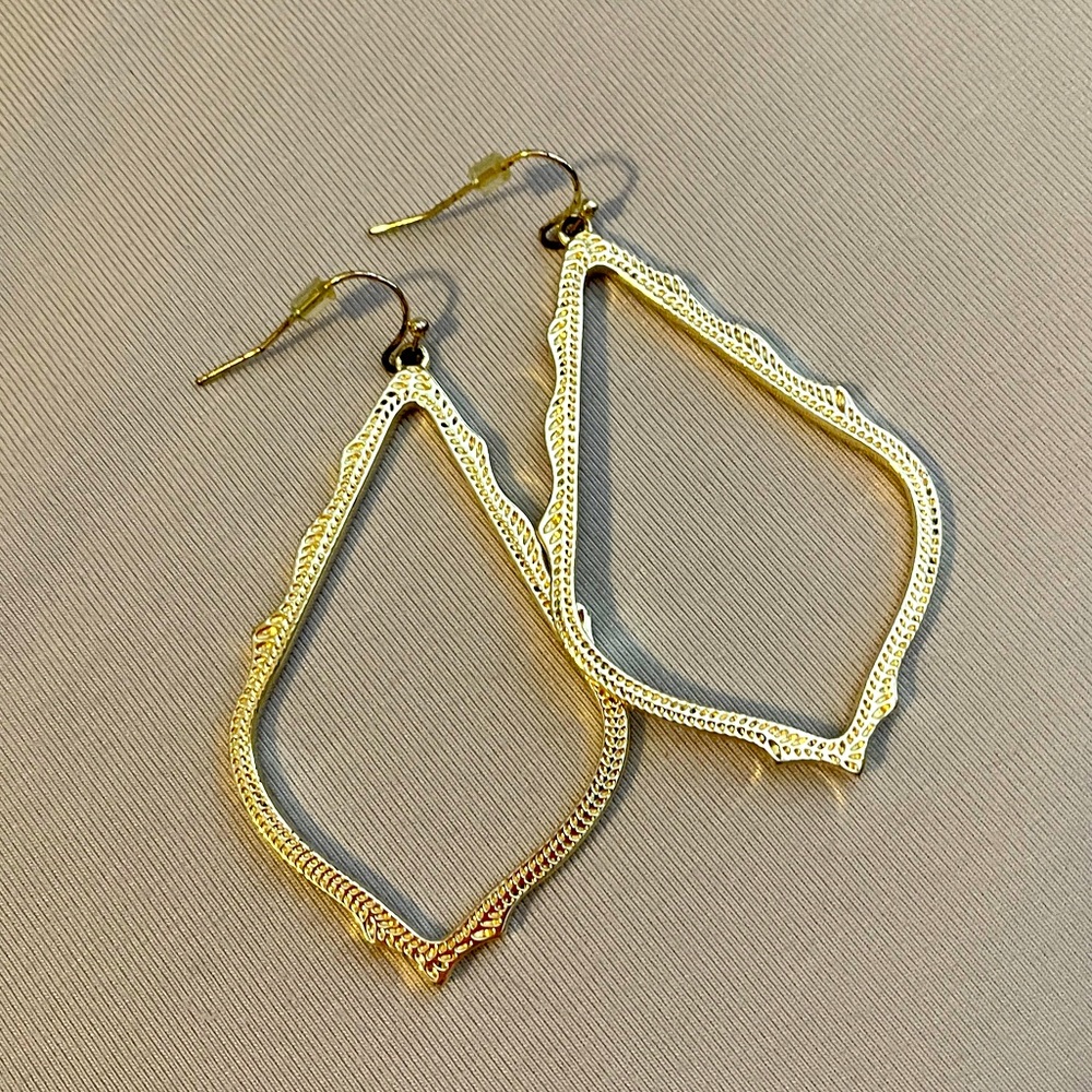 Kendra Scott Sophia earrings in gold